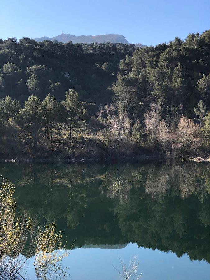 ホテル Au Havre De Paix Sainte Victoire Vauvenargues エクステリア 写真