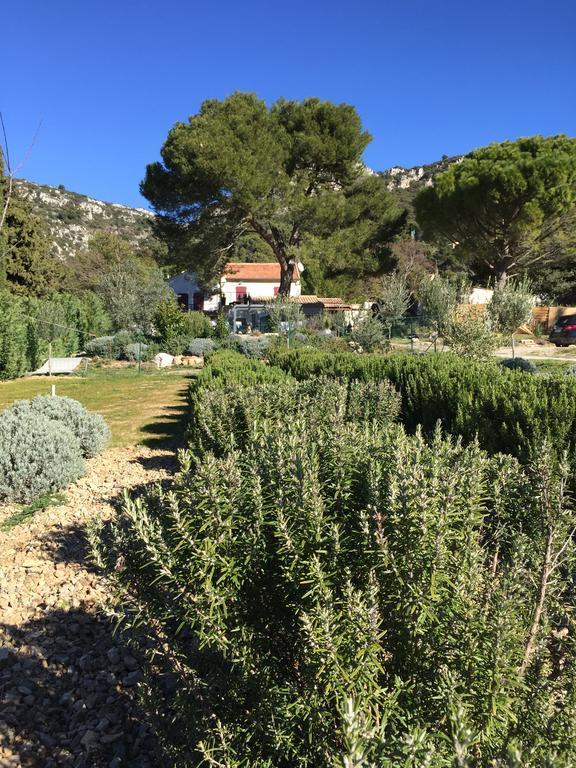 ホテル Au Havre De Paix Sainte Victoire Vauvenargues エクステリア 写真